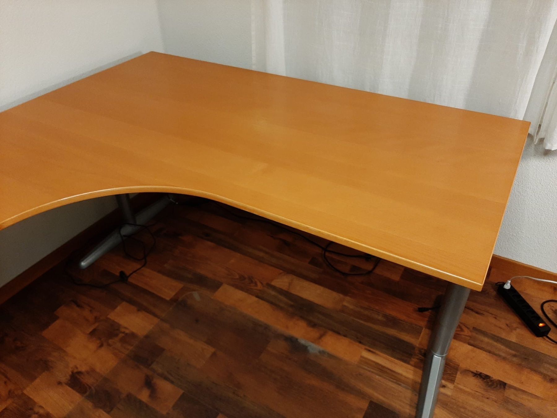 Ikea Scrivanie: Schreibtisch aus Holz – Usato da Zürich venduto da Zoe-P 4