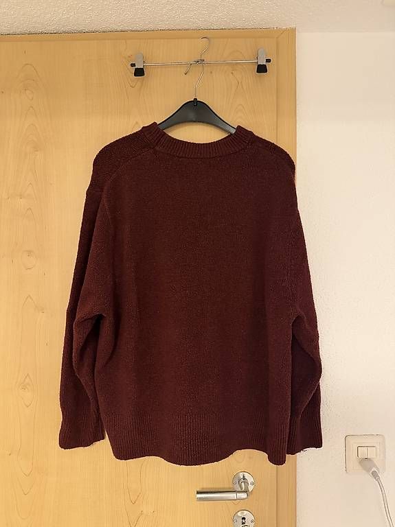Pullover & Sweatshirts: Bordeauxfarbener Strickpullover – Gebraucht aus Rorschach von Tara234 1