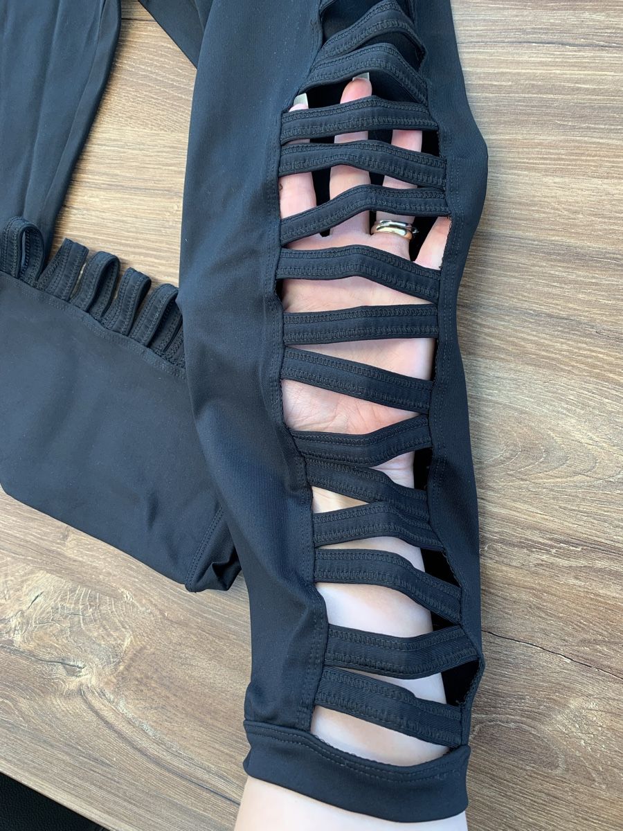 Leggings: Forever 21 Leggings mit Cutouts – Neu (gemäss Beschreibung) aus Kloten von Ale-1994 1