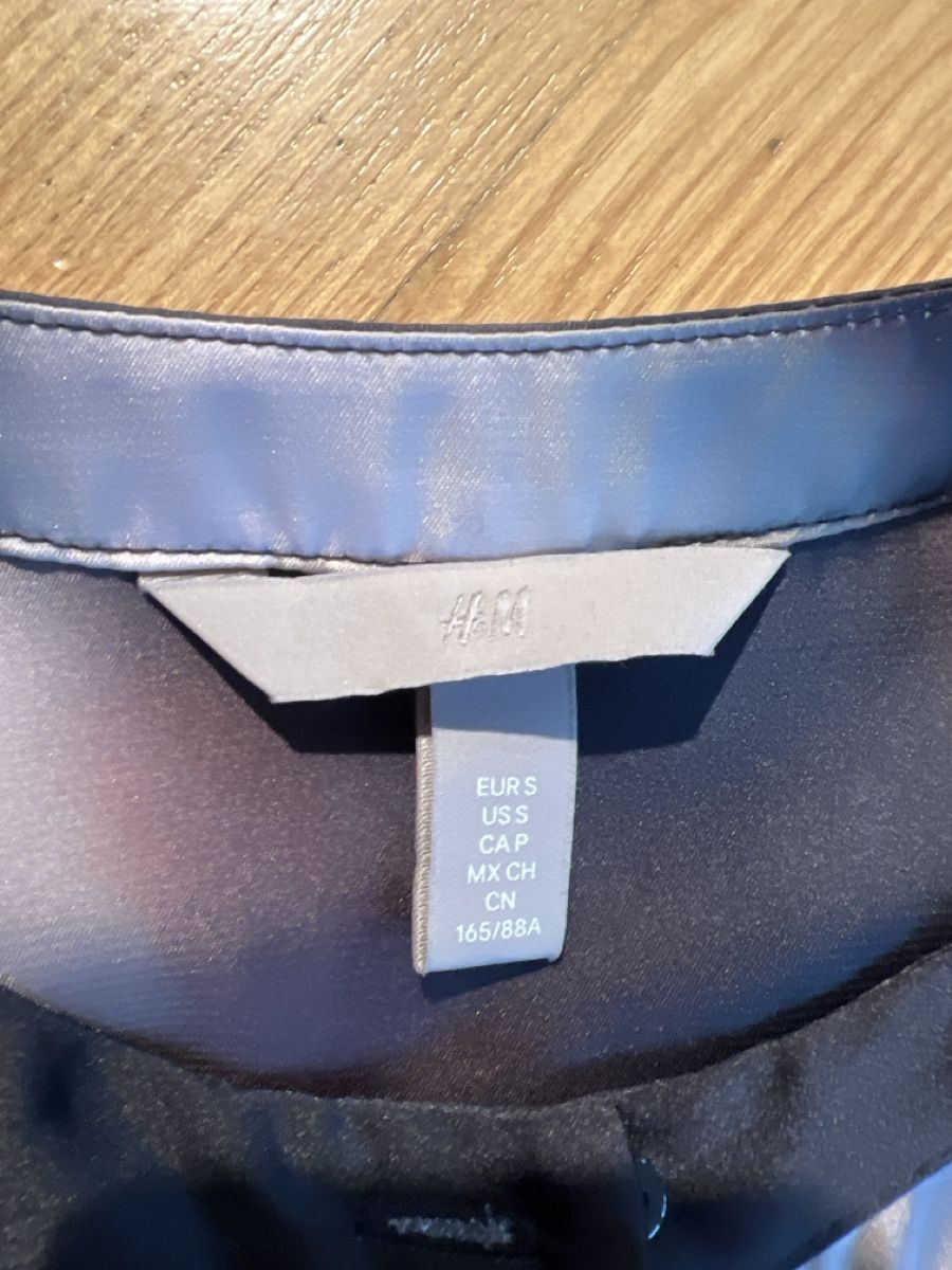 H&M Vestiti: Kleid fliessender Stoff, Grössse S oversice – Usato da Zürich venduto da Tibet75 1