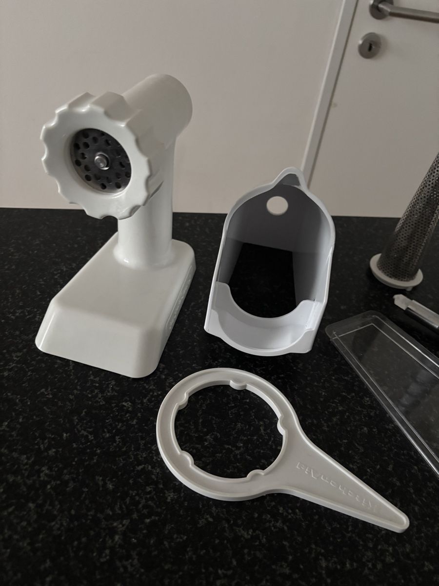Kitchenaid Küchengeräte: Kitchen Aid Fleischwolf mit Pürieraufsatz – Gebraucht aus Basel von ukhtyy 2