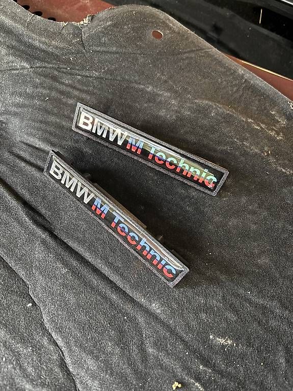 BMW Toutes les pièces auto: BMW M Technik embleme – D'occasion à Schaffhausen par hallovater