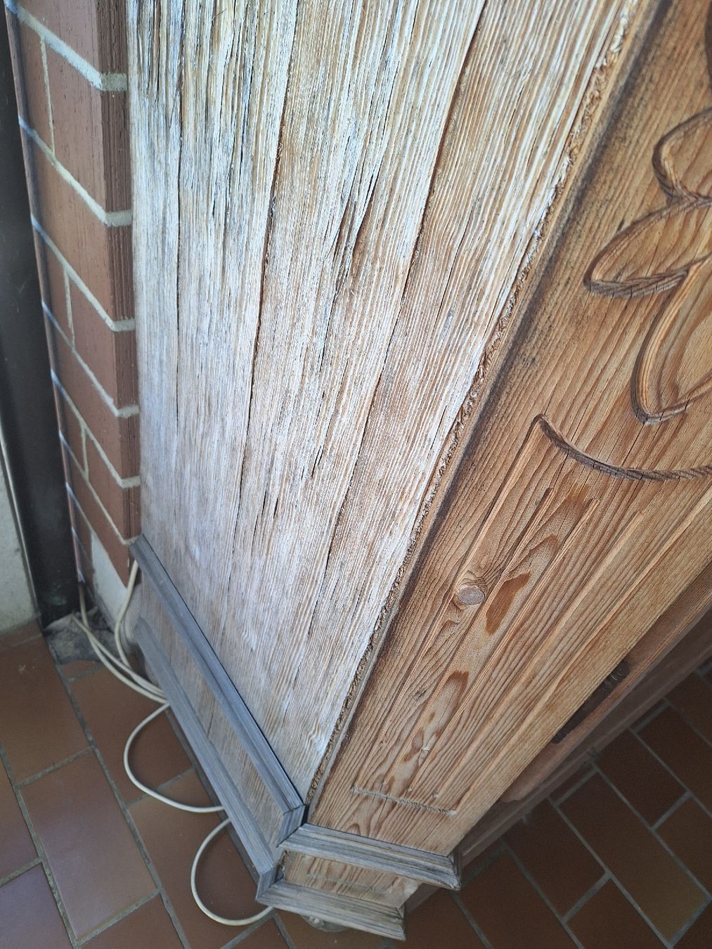 Armadi: Vintage Kleiderschrank,  rustikal – Difettoso da Ettingen venduto da Platzhirsch63 5