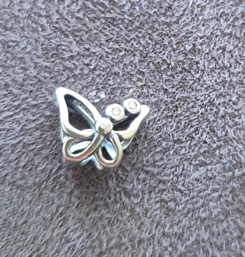 Ciondoli: Silber Charm Schmetterling +Garantie – Nuovo (secondo la descrizione) da Rotkreuz venduto da Carbone_Bijou-Shop