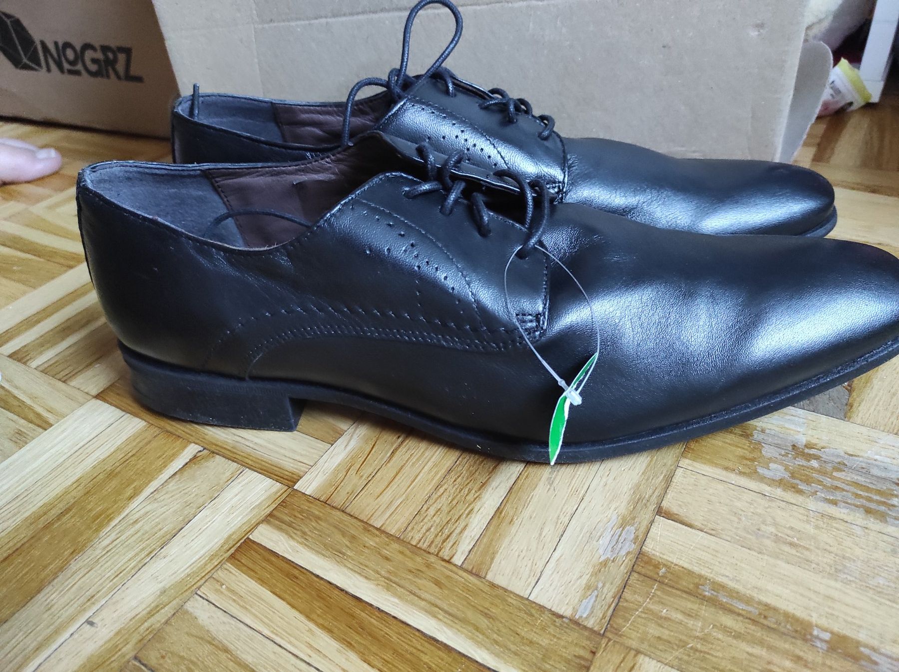 Scarpe da uomo: Chaussures en cuir pour homme – Nuovo (secondo la descrizione) da Renens VD venduto da cla_7zv5 1