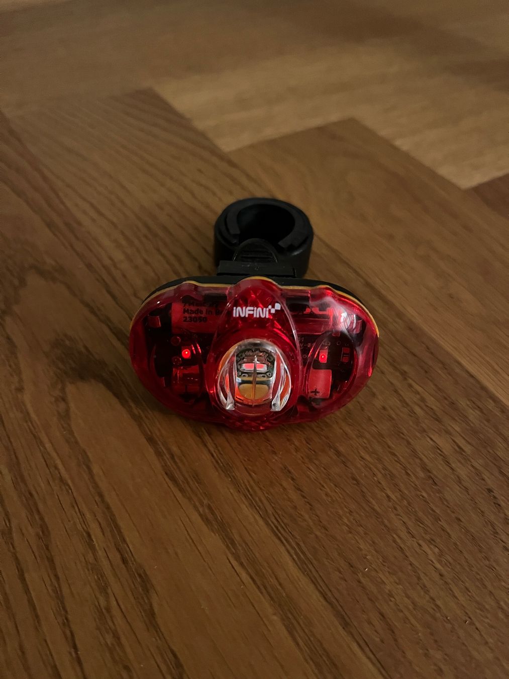 Pezzi di ricambio: Fahrradlampe / Velolicht Hinten – Usato da Zürich venduto da kaiwen