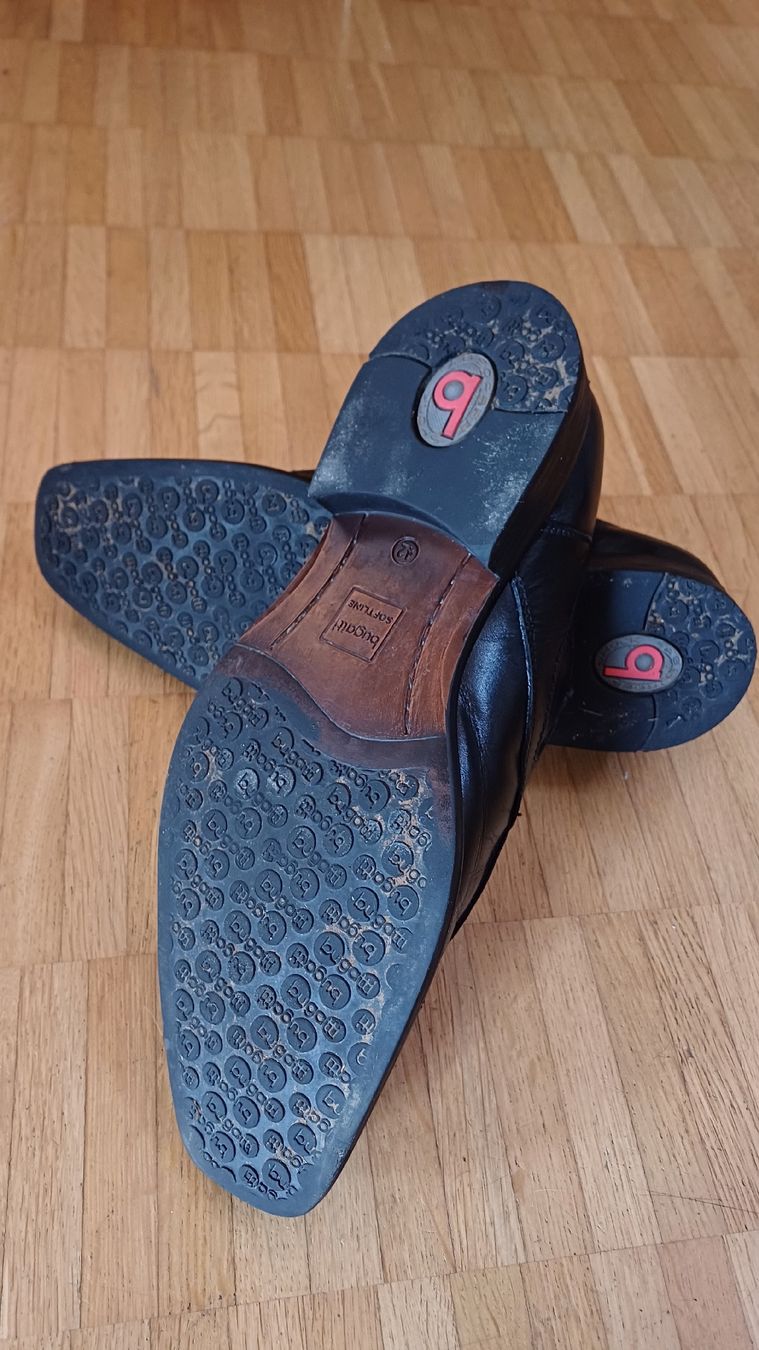 Bugatti Scarpe da uomo: Bugatti Lederschuhe Schwarz Gr. 42 – Usato da Brüttisellen venduto da bit_rr72 6