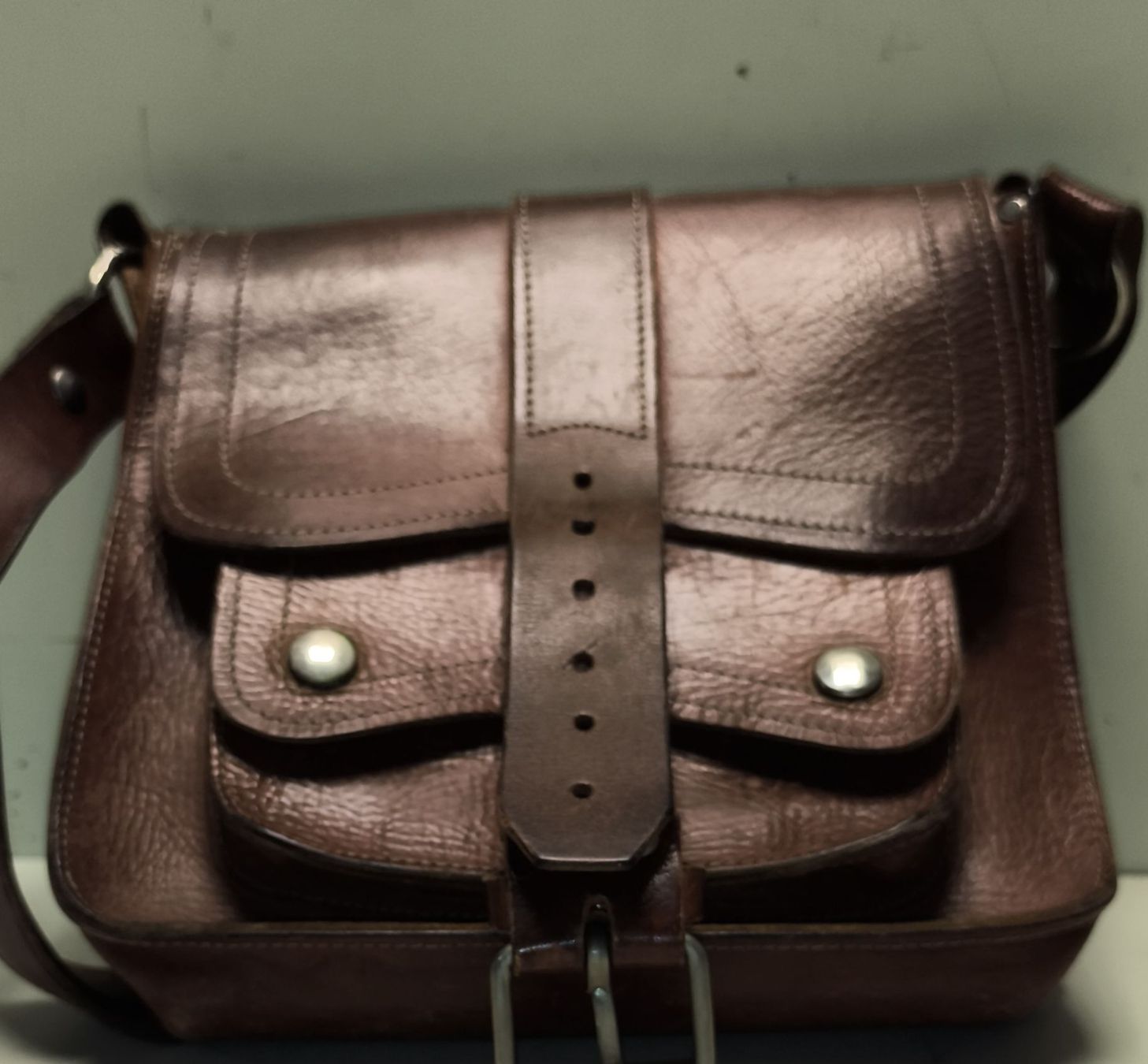 Taschen für Damen: Elegante braune Ledertasche,(em78) – Gebraucht aus Künten von Schnaepplihuus