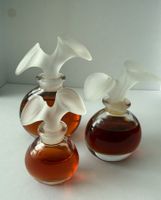 Drei Parfum Flacons Chloé von Lagerfeld Parfums Paris