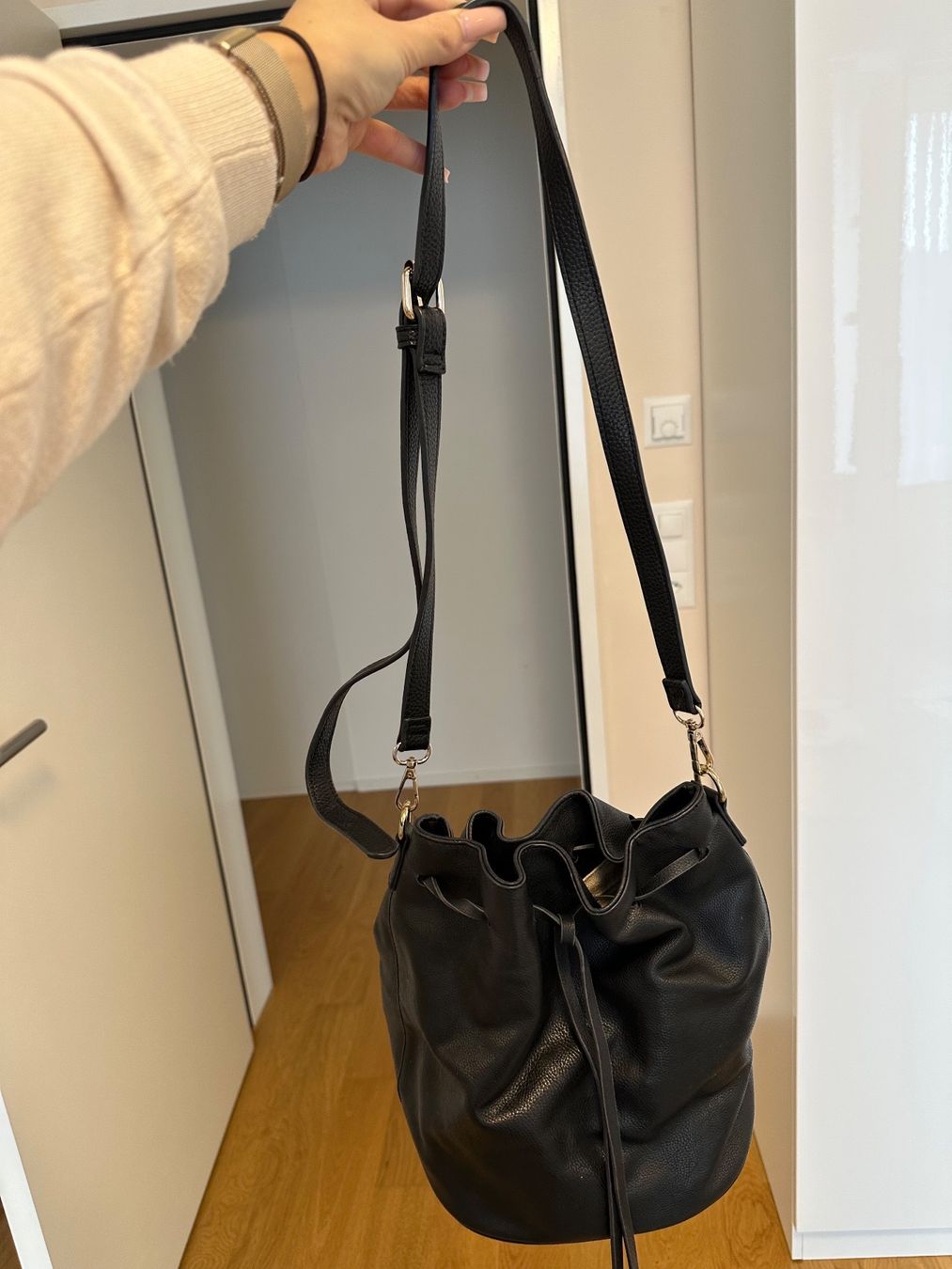 Taschen: Umhängetasche – Neu (gemäss Beschreibung) aus Affoltern am Albis von avu_8kpq