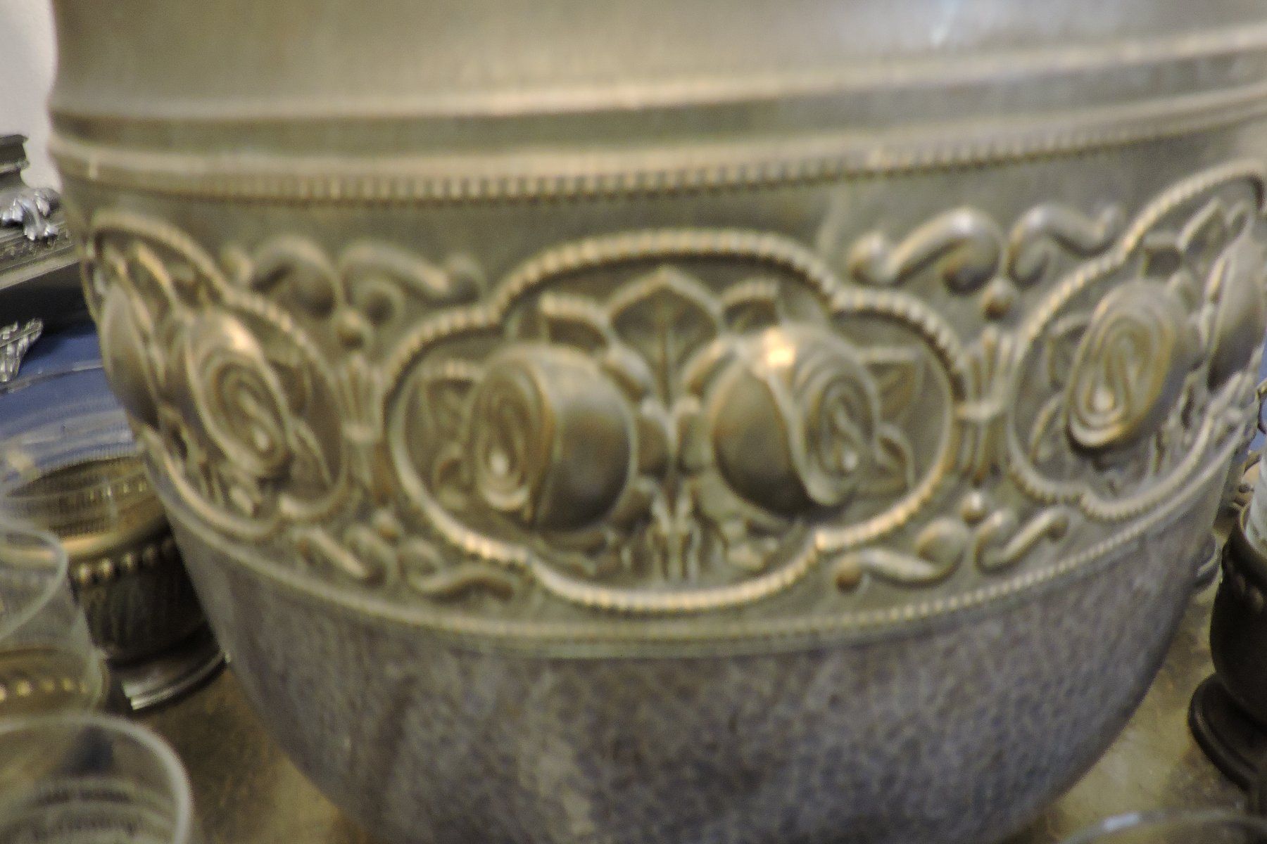 Set di piatti: Antikes, wunderschönes Bowle-Set mit Orignialgläsern – Usato da Bern venduto da sasa65 2