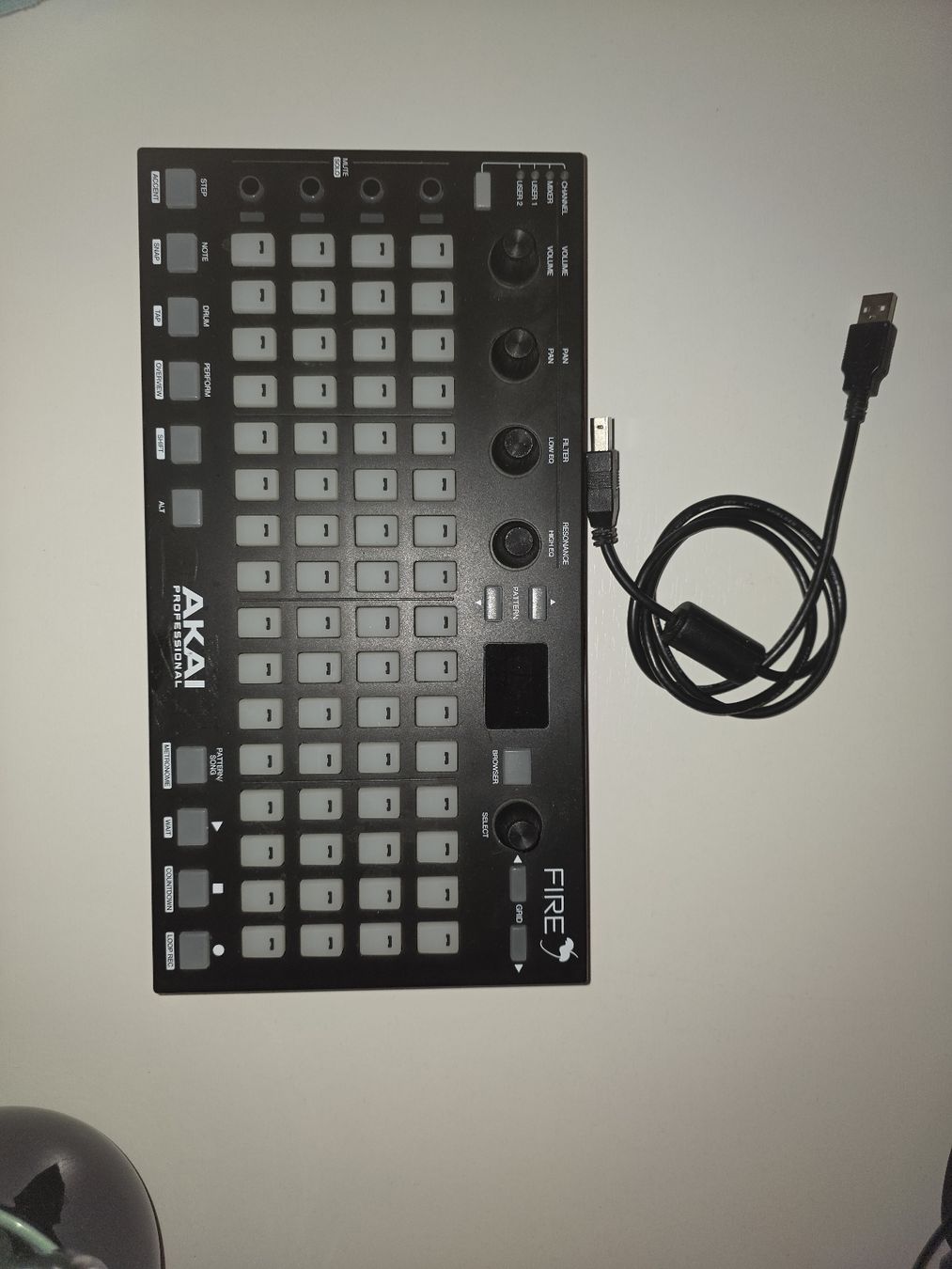 Akai Strumenti musicali: Akai Fire (Fl Studio) Drumpad – Usato da Zürich venduto da jul_tr7d