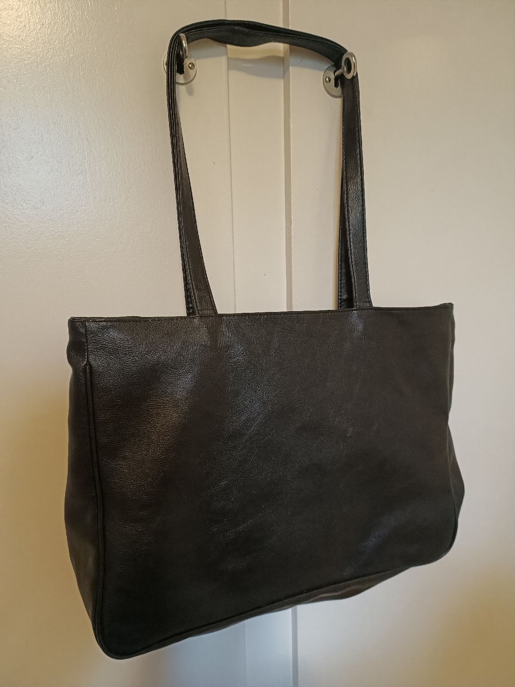 L.Credi Sacs femmes: Schwarze L.Credi Handtasche – D'occasion à Münchenbuchsee par Ruth0 2