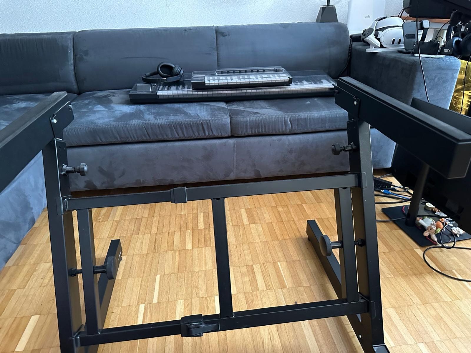 Supports pour instruments & partitions: Roland KS-11Z Keyboard Ständer – D'occasion à Zürich par mischa1234 1