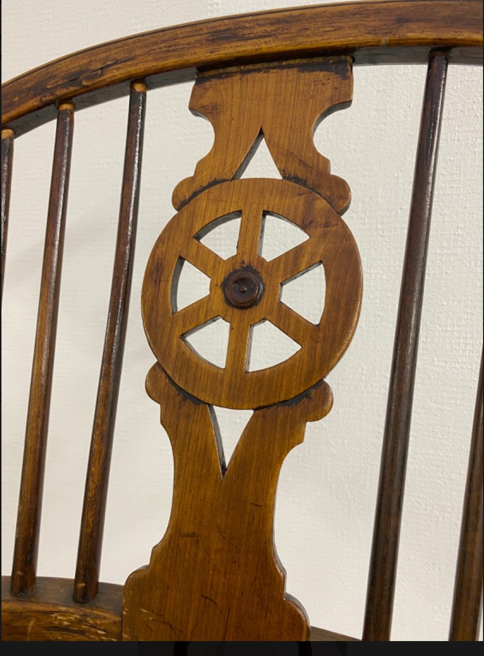 Sedie: 3 Windsor Antique carver Chairs – Usato da Gsteig b. Gstaad venduto da Auctionly 5