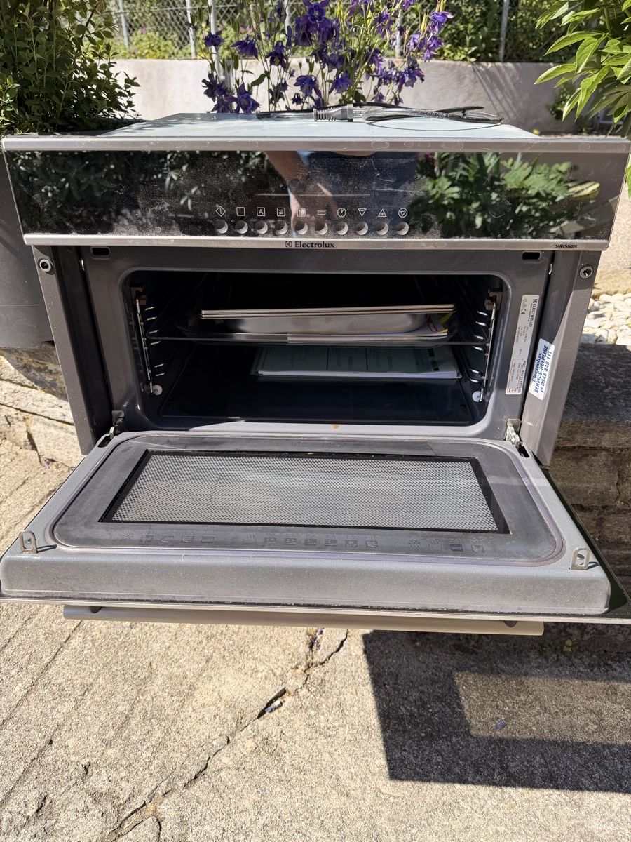 Electrolux Elettrodomestici da cucina: Electrolux Kompaktbackofen EBCSL90CN mit Mikrowelle – Usato da Luzern venduto da Scoba 9