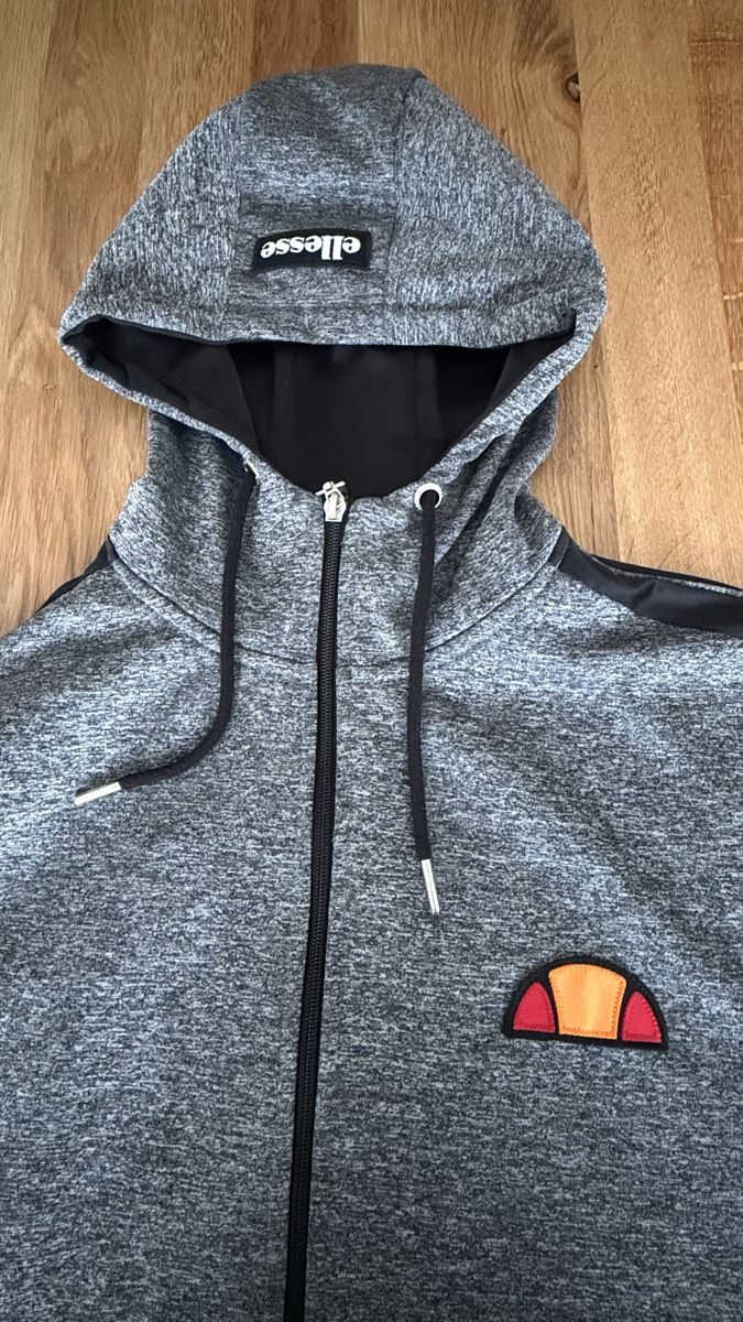 Ellesse Maglioni & Felpe: Kapuzenpullover Ellesse Hodie Gr M – Usato da Spiez venduto da neuki73 1