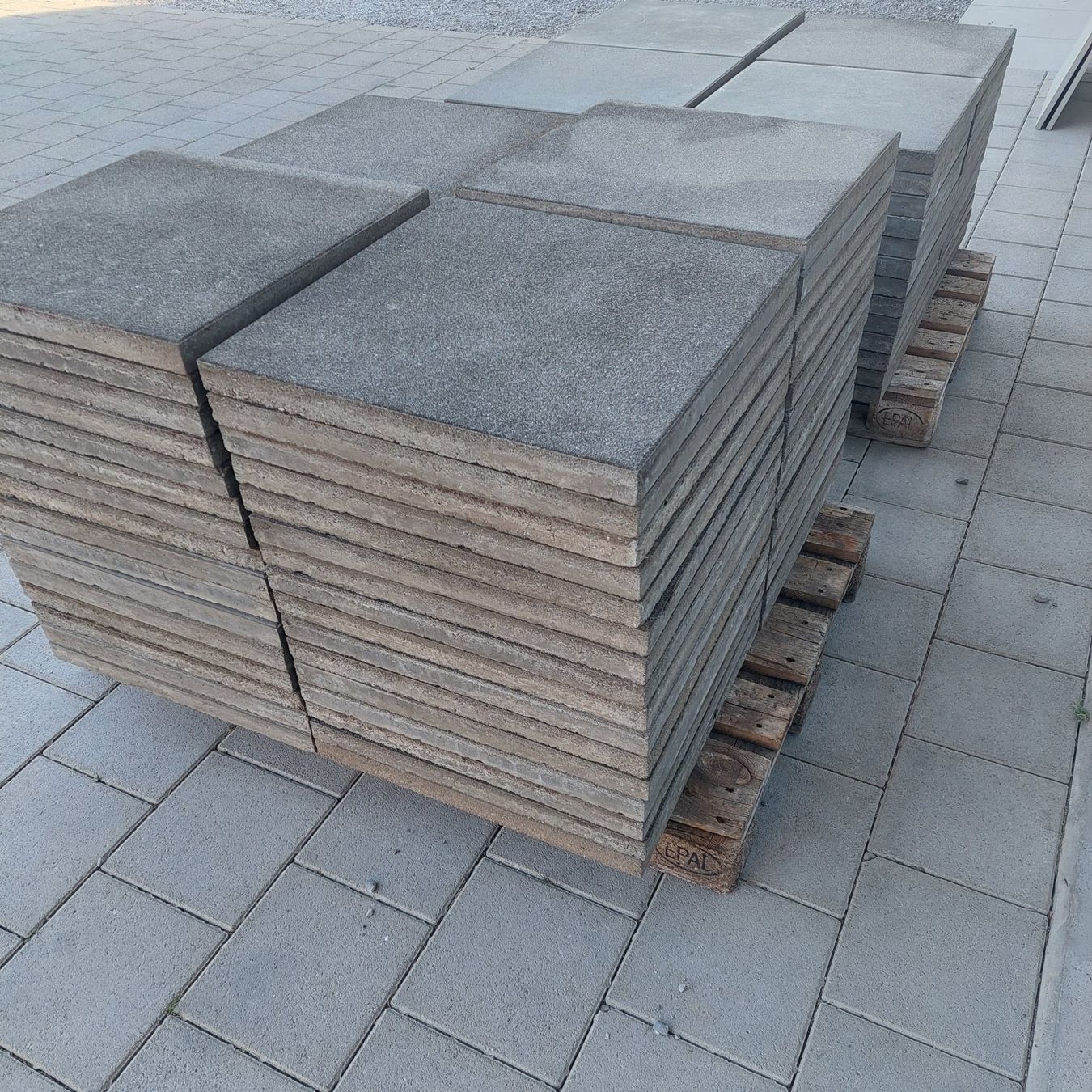 Bodenbeläge: Betonplatten / Gartenplatten / Platten – Gebraucht aus Gossau SG von Gardener 5