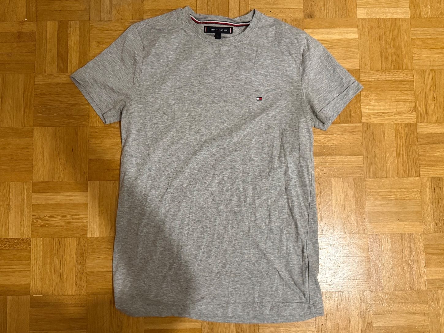 Tommy Hilfiger T-shirt: Tommy Hilfiger T-Shirt – Nuovo (secondo la descrizione) da Dübendorf venduto da sof_y5dt
