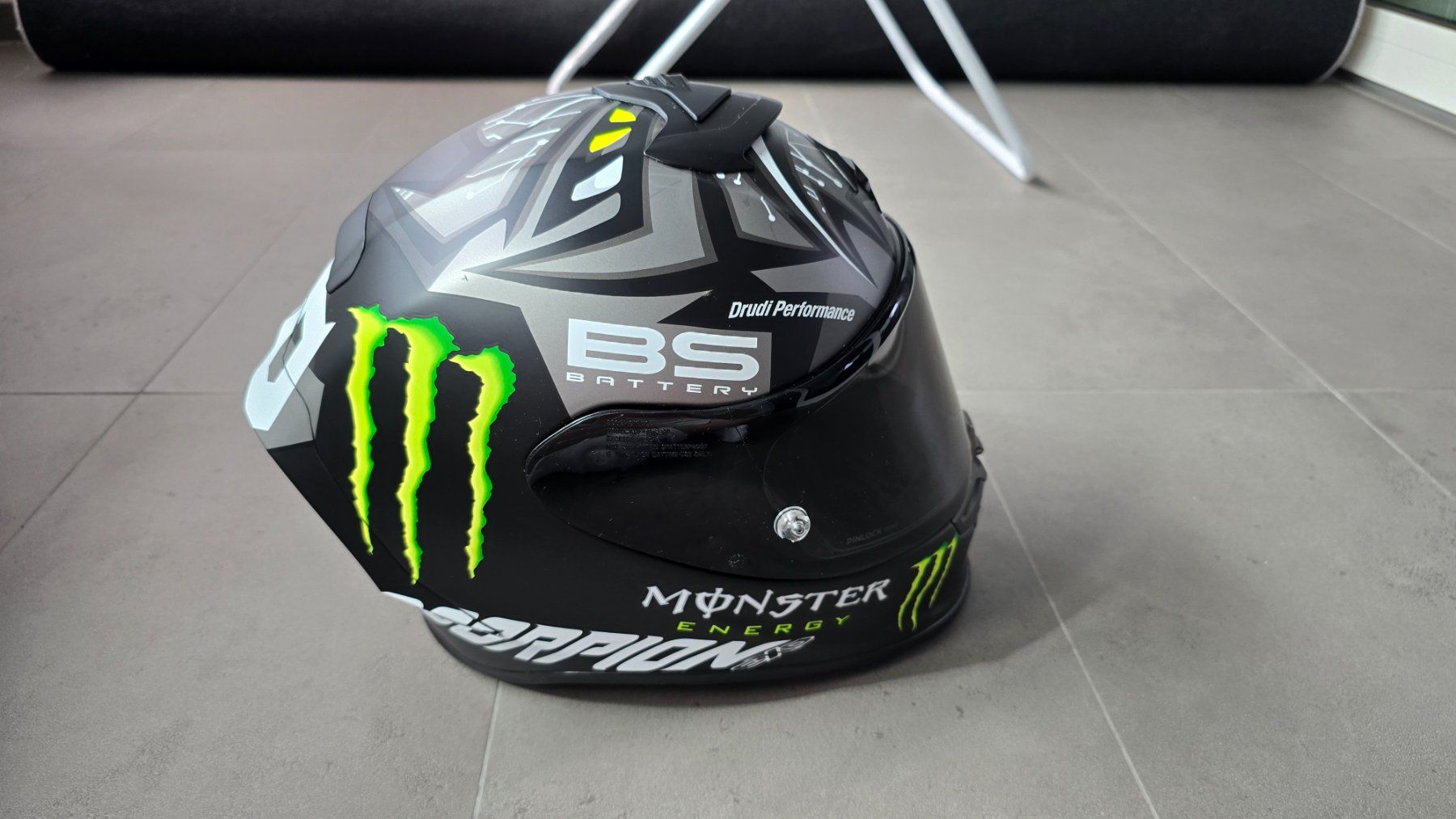 Casques & visières: Casque Scorpion Exo R1, Fabio Quartararo, taille 58 – D'occasion à St-Sulpice VD par GT3RS