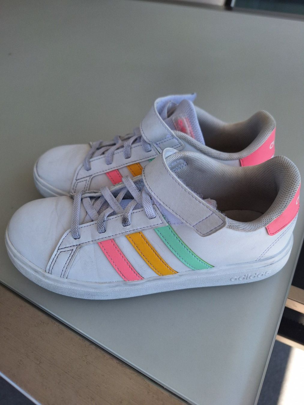 Adidas Scarpe per ragazze: Lässige Sneaker von Adidas – Usato da Cham venduto da Fiftyfive 2