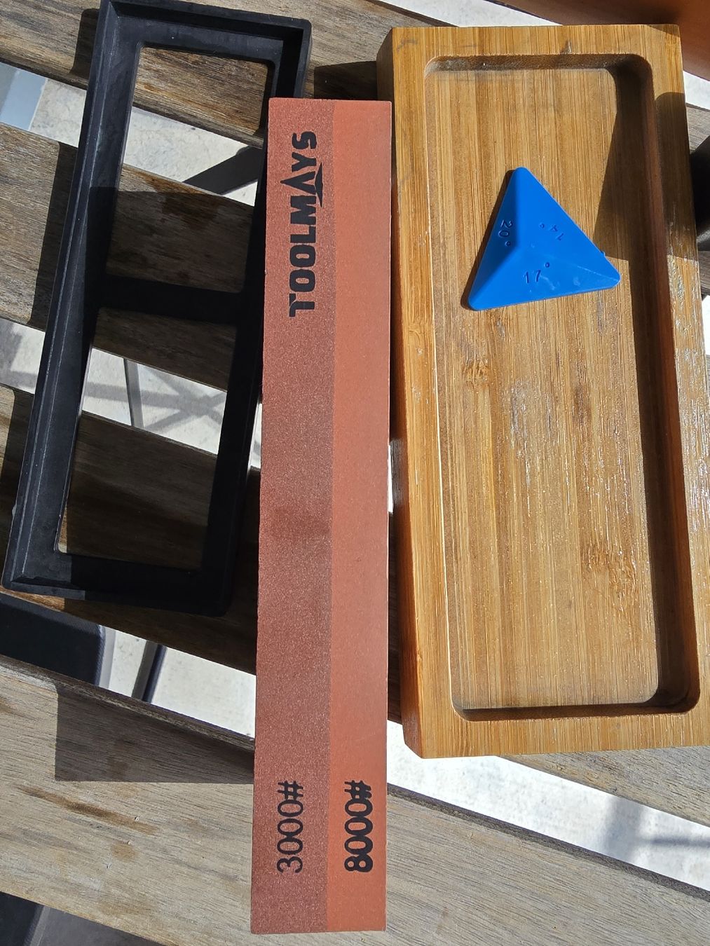 Spitzer: Schleifstein 3000/8000 Körnung & Holz Basis Messerschärfer – Gebraucht aus Zürich von sapta15 1