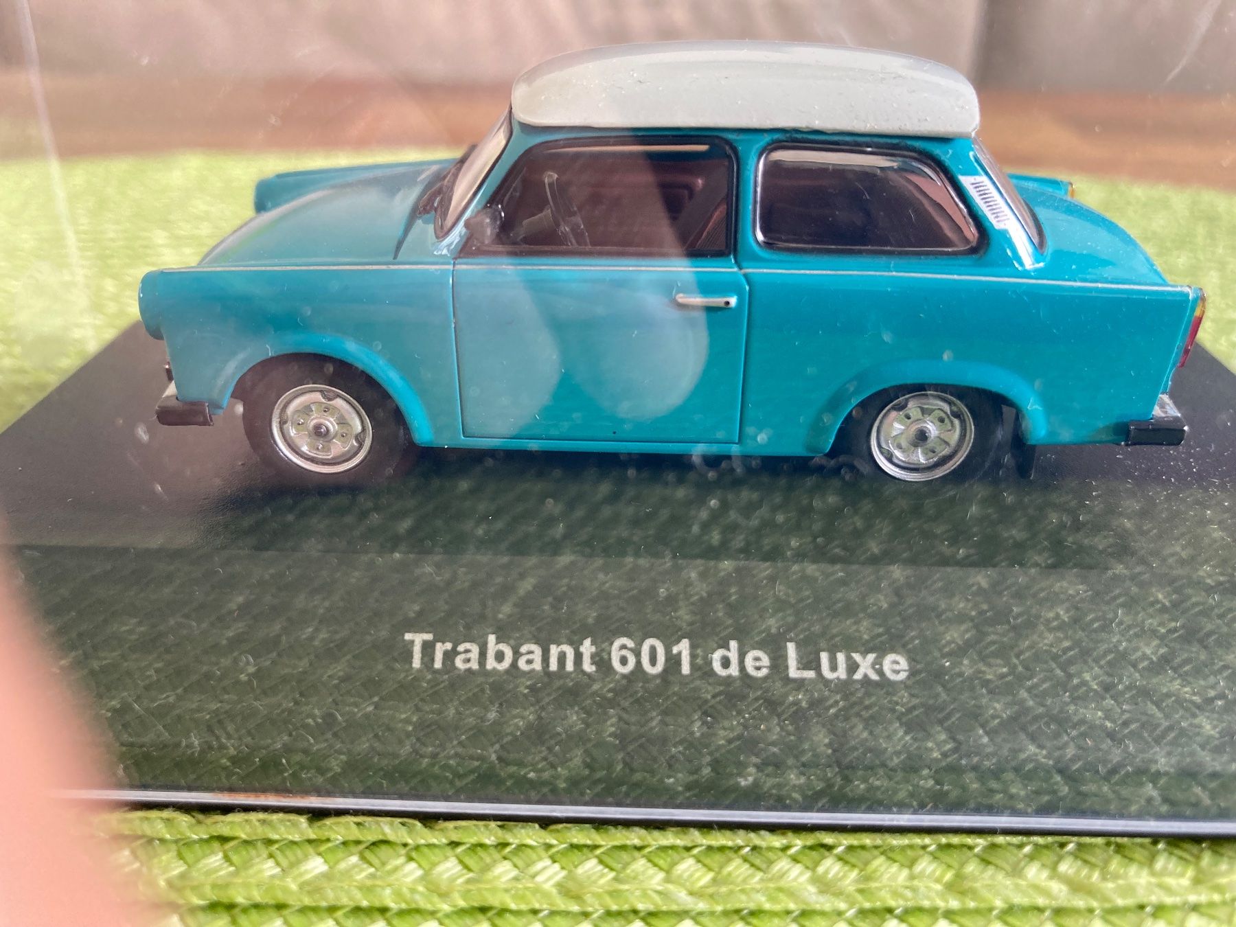Modellini d'auto: Trabant 601 de Luxe – Nuovo (secondo la descrizione) da Mönchaltorf venduto da Tschibi