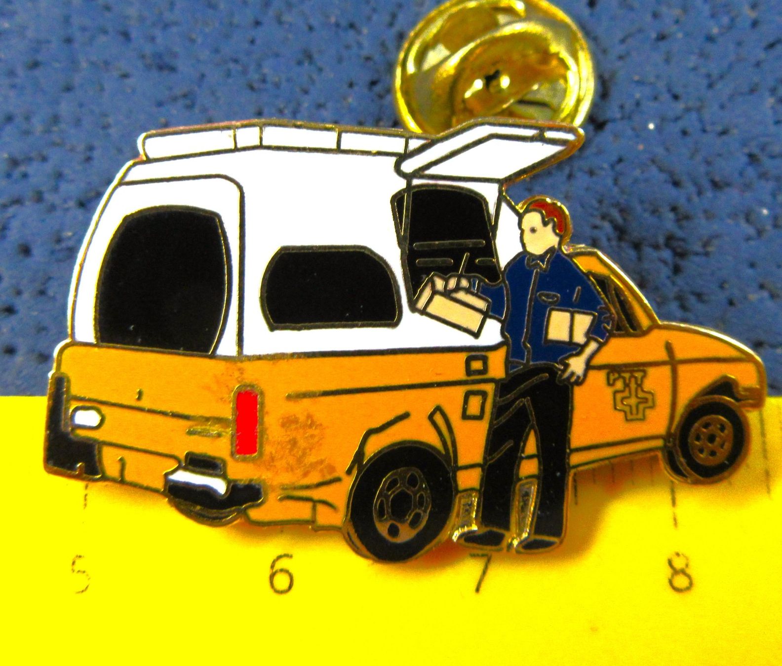 Swiss Plaketten & Abzeichen: POST AUTO PTT PAKETPOST PIN ENAMEL – Gebraucht aus Ettingen von Hausi4711
