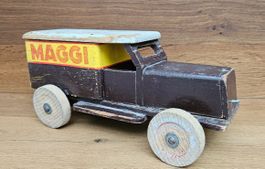 Antiker Original Maggi Holzlastwagen