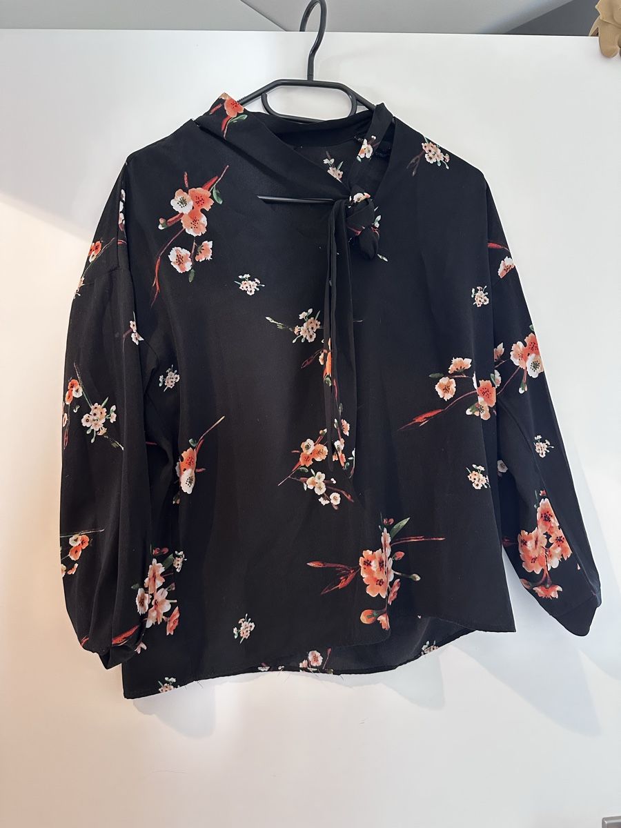 Only Camicette: Schwarze Bluse mit Blumenmuster, Grösse 34, Only, Top! – Usato da St. Gallen venduto da Nood