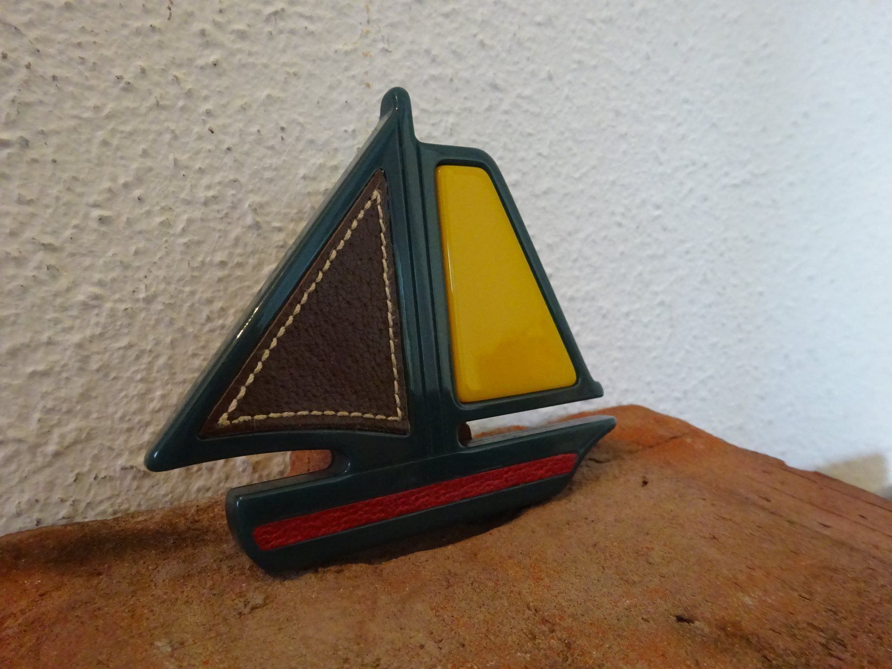 Prada Spille & Fermagli: PRADA Brosche / Segelboot – Usato da Esslingen venduto da FetteSchnecke 1