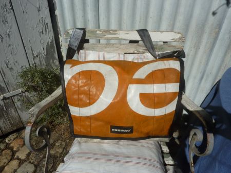 FREITAG Umhängetasche Blache Upcycling, verstellbarer Träger