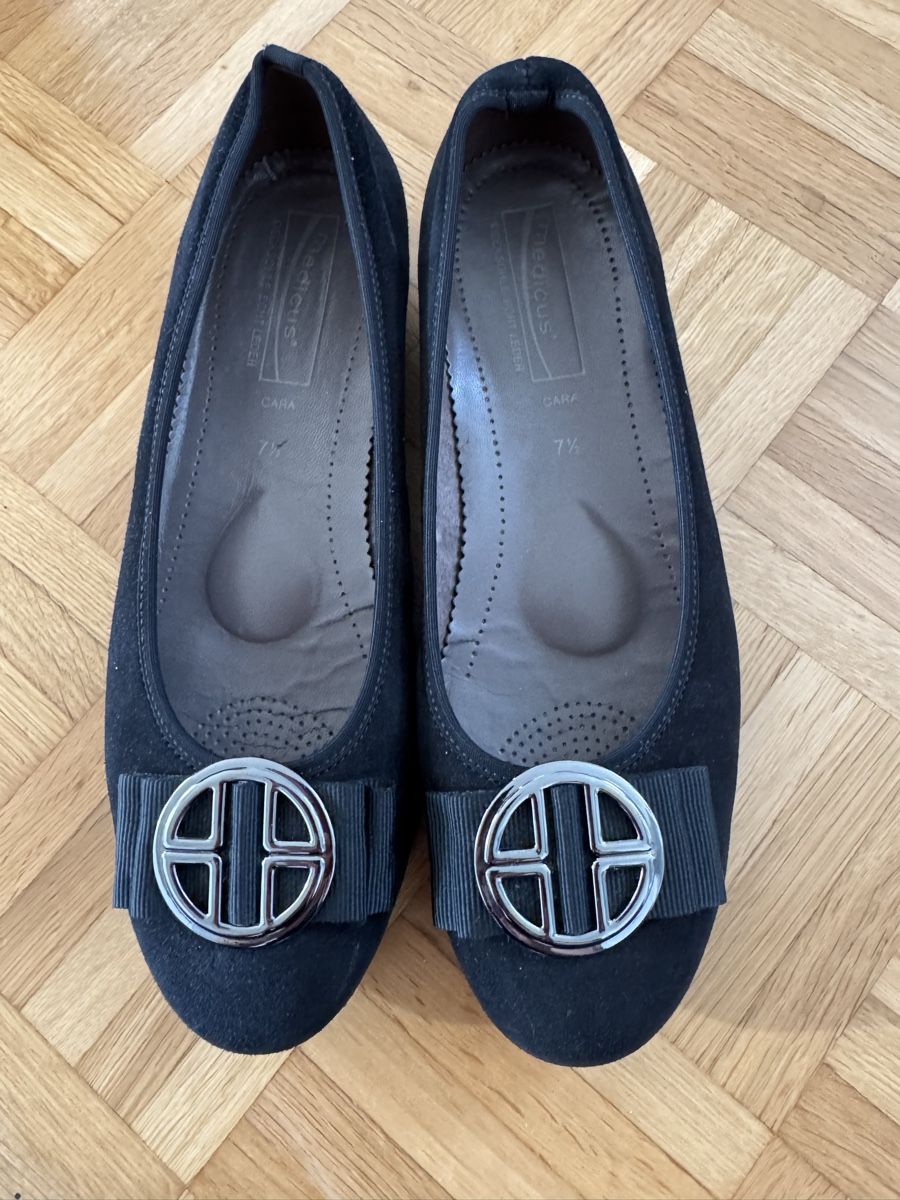 Damenschuhe: Veloursleder Ballerinas Gr. 40 – Neu (gemäss Beschreibung) aus Zug von doresina