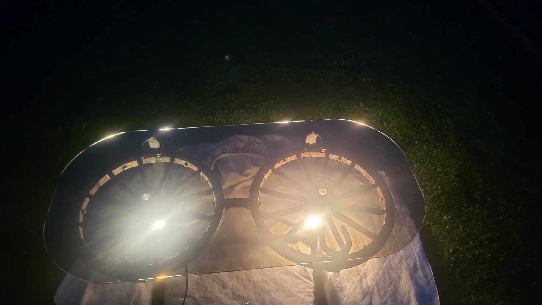 Tische: Aussergewöhnlicher Couchtisch mit Glasplatte – Gebraucht aus Bonau von Jaco82 8