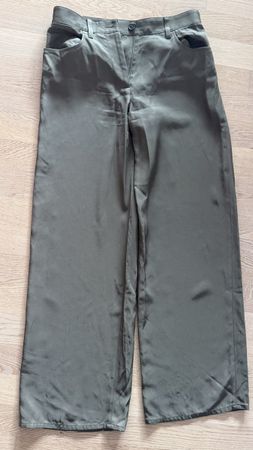 Pantalon COS vert olive, taille 34, parfait pour l'automne!