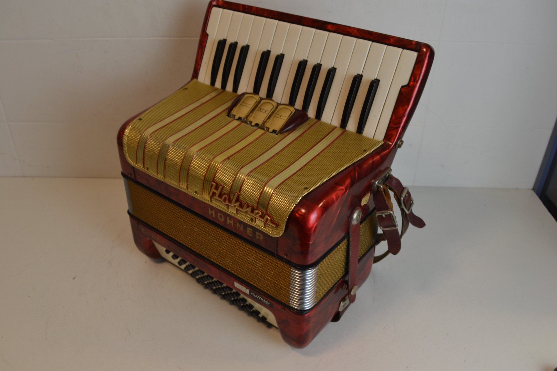 Hohner Strumenti musicali: Akkordeon chromatisch Hohner Concerto I – Usato da Zürich venduto da Brockito 2
