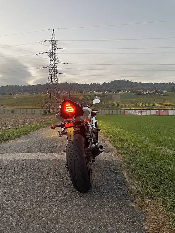 Yamaha R6 2008 (Gebraucht) in Perroy für CHF 12900 – nur Abholung auf ...