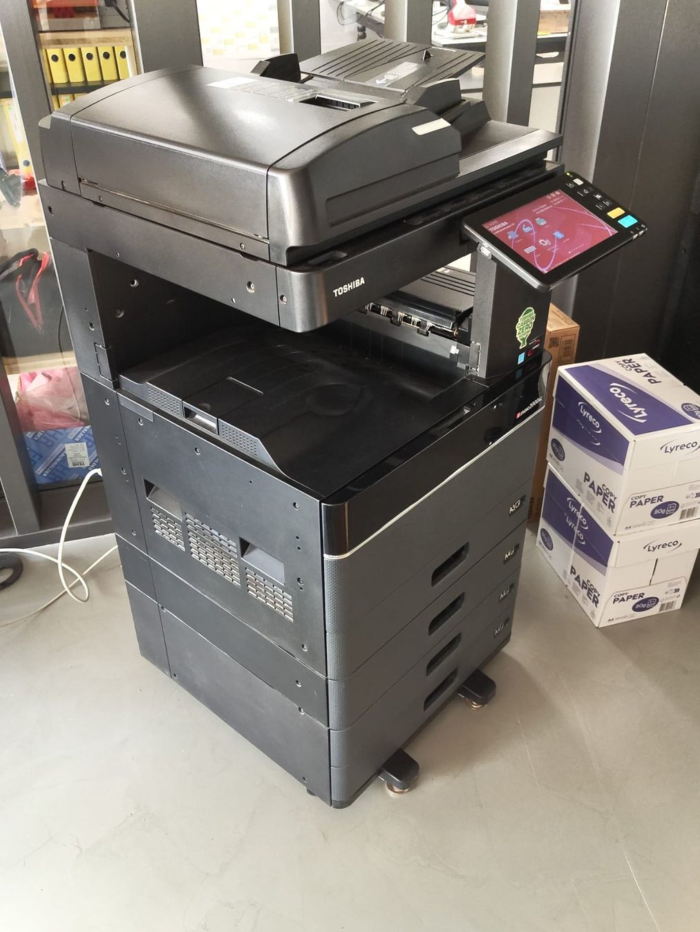Stampanti: Toshiba e-STUDIO 2000AC Farb-Multifunktionsdrucker und Toner – Usato da Schocherswil venduto da Jampadoo 2