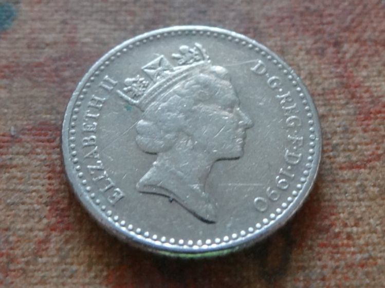 Alle Münzen: ROYAUME-UNI  5 Pence  1990 – Gebraucht aus Romanel-sur-Lausanne von Swift13