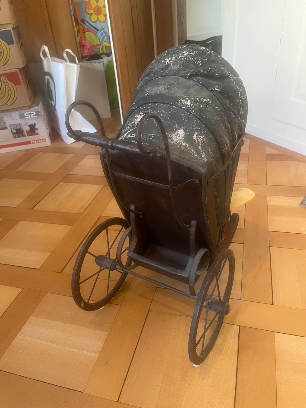 Carrozzine per bambole: Antiker Puppenwagen, um 1920 – Usato da Wil SG venduto da ChristophN01 3