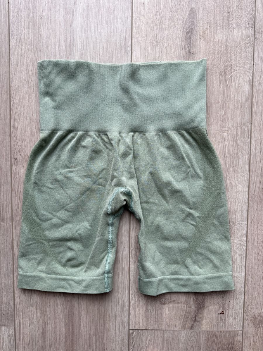 Teveo Leggings: Teveo Shorts XS – Usato da Bözberg venduto da Lilipzl