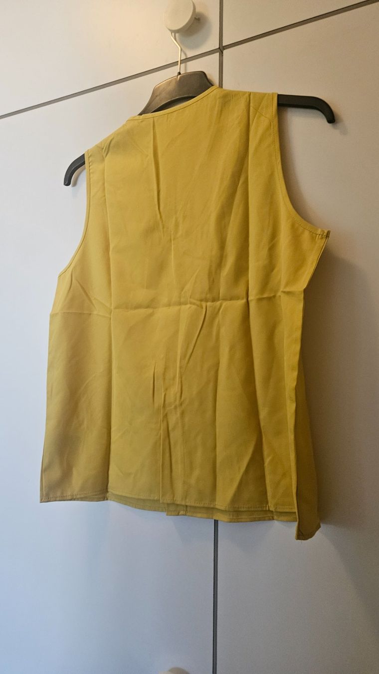 Top: Top canotta giallo con volants tg.L poliestere – Usato da Melano venduto da H-Sara 1