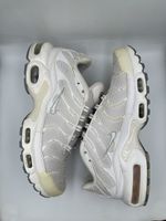 Baskets Nike Air Max Plus blanc pointure 40.5 usage