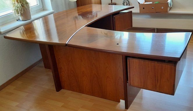 Schreibtische: Einzigartiger Schreibtisch aus Dänemark – Gebraucht aus Liesberg von Ragged 3