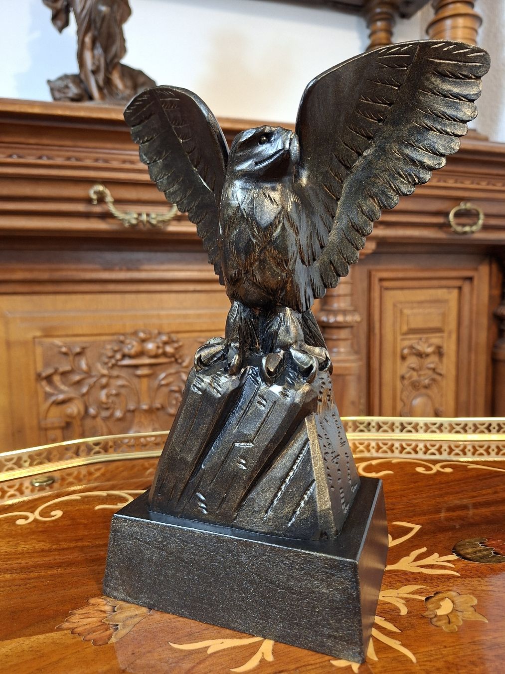 Statuette: Dekorative Adler-Figur aus Holz Antike geschnitzte – Usato da Steffisburg venduto da ZeitReise_