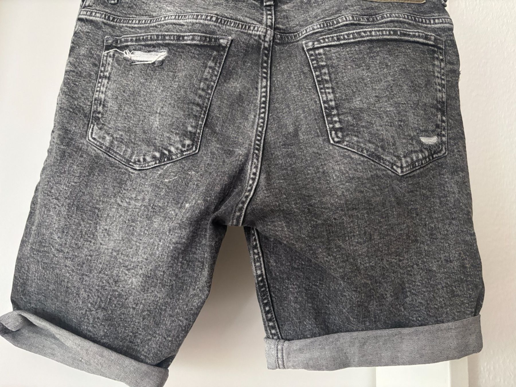 Pull&Bear Jeans: PULL&BEARJeans Shorts Gr.EUR 44 (7) – Usato da Wallisellen venduto da ASZT 1