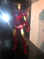 Vitrine Showcase pour figurine Hot Toys