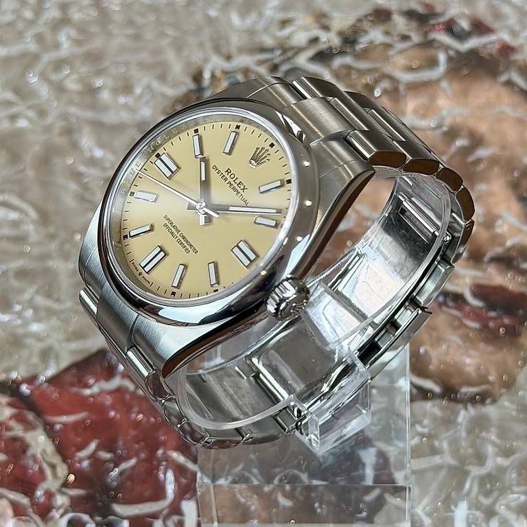 Orologi: Rolex Oyster Perpetual 41mm 134300 – Usato da Genève venduto da minty.watches 1