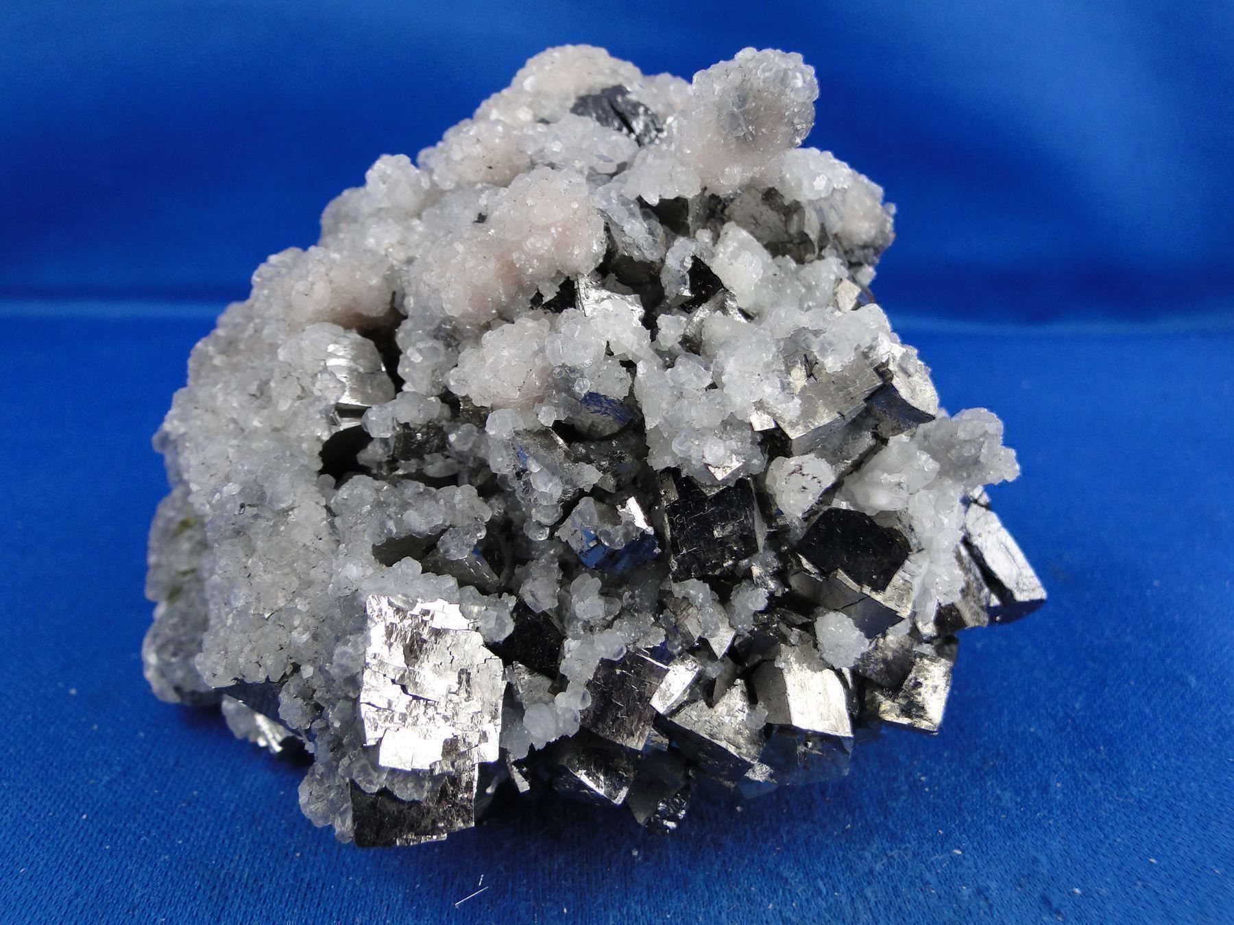Minerali & Pietre curative: Arsenopyrit mit Sphalerit und Calcit – Usato da Schinznach Bad venduto da Demerald 3