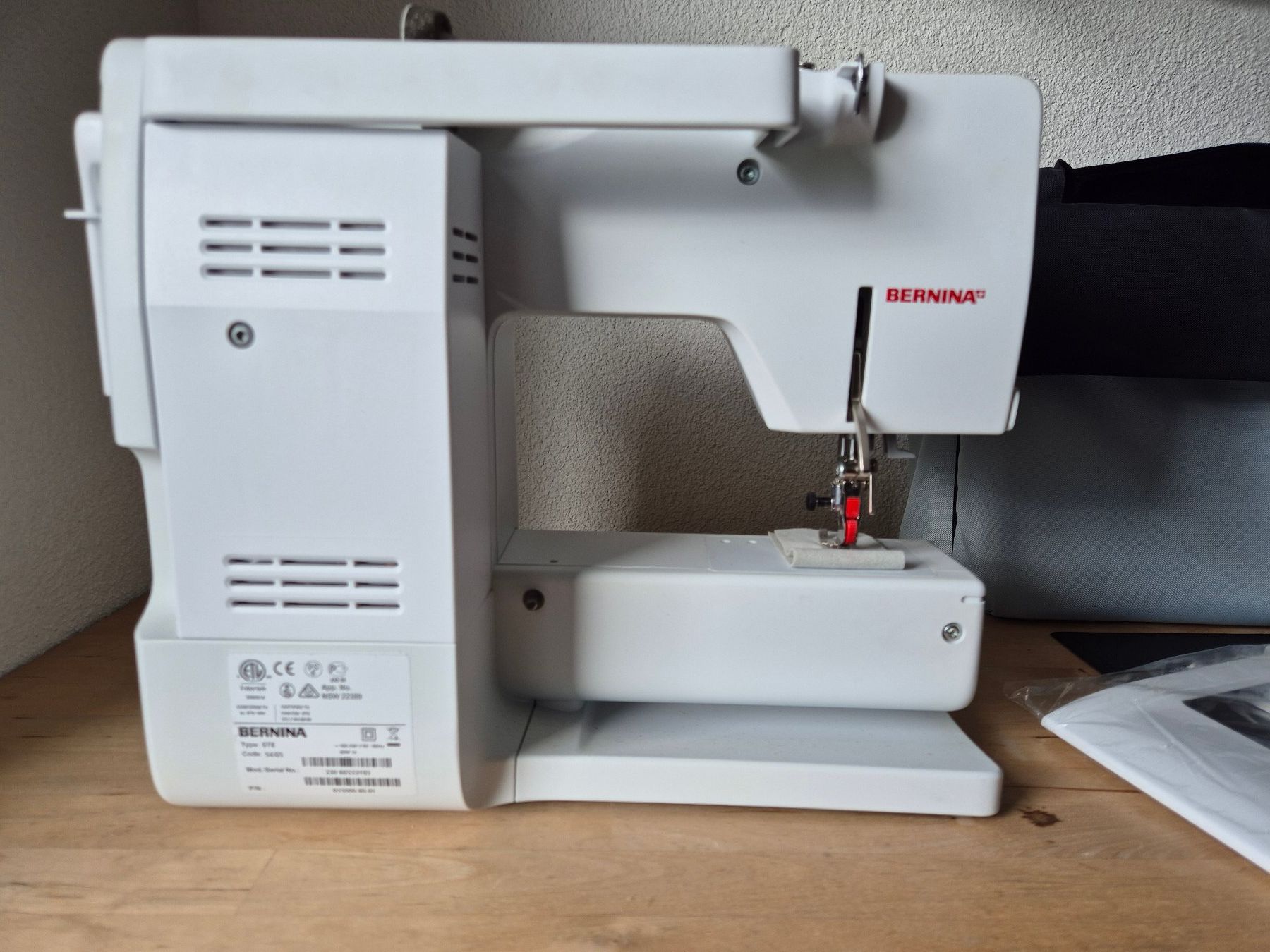Bernina Macchine da cucire: Bernina Nähmaschine 330 – Nuovo (secondo la descrizione) da Schwyz venduto da froni69 2